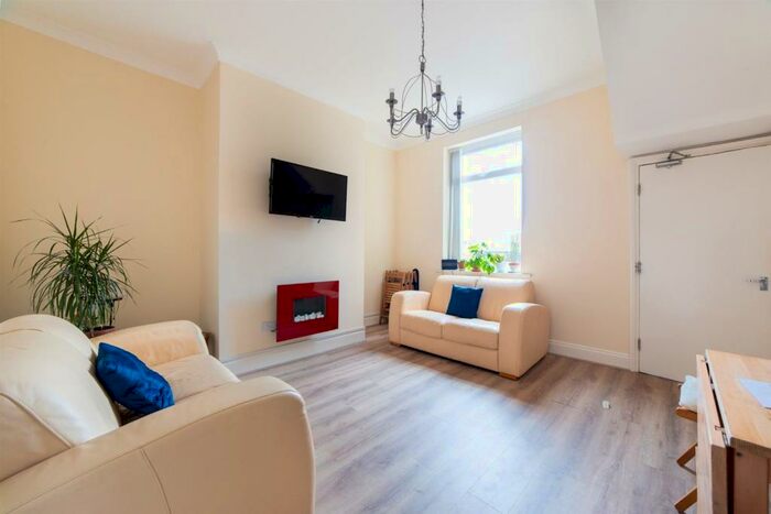 6 Bedroom Terraced House To Rent In &#;pppw - Belle Grove West, Spital Tongues, Newcastle Upon Tyne, NE2