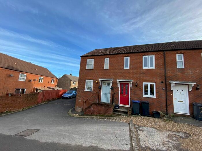 2 Bedroom Property To Rent In West Street Place, Warminster, Wiltshire, BA12