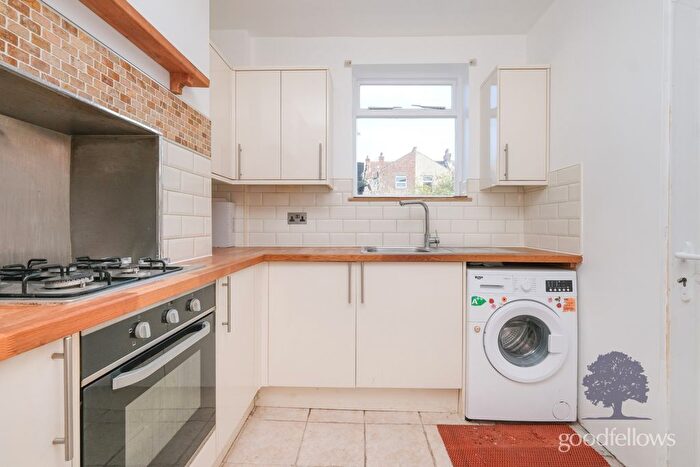 2 Bedroom Detached House To Rent In Spencer Road, Mitcham Junction, Mitcham, CR4