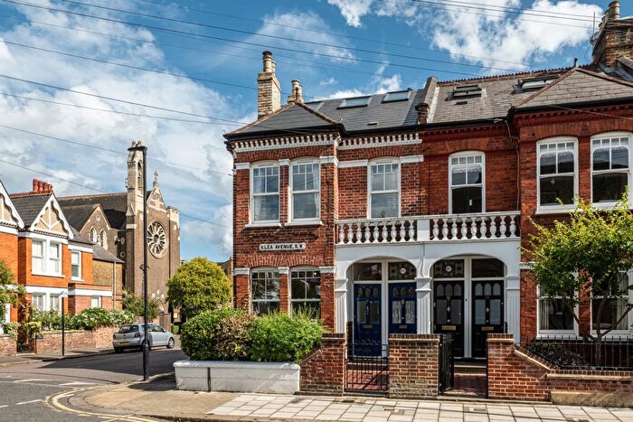 2 Bedroom Maisonette For Sale In Klea Avenue, Clapham, London, SW4