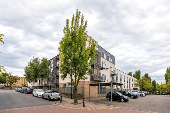 1 Bedroom Flat For Sale In Airco Close, London, NW9