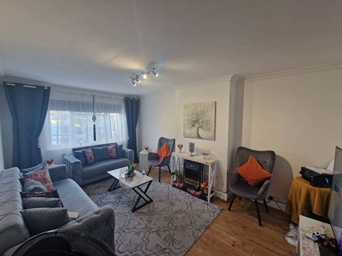 2 Bedroom Property To Rent In Tavistock Avenue, St. Albans, AL1