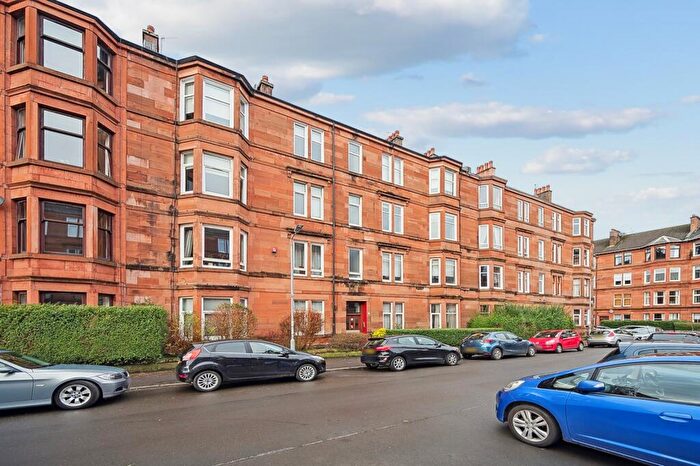 2 Bedroom Flat To Rent In Arundel Drive, Flat -, Langside, Glasgow, G42