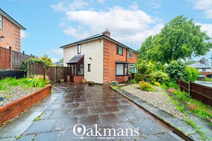 3 Bedroom Semi-Detached House For Sale In Cheverton Road, Birmingham, West Midlands, B31