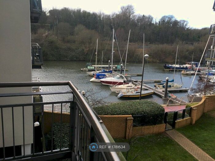 2 Bedroom Flat To Rent In Watkiss Way, Cardiff, CF11