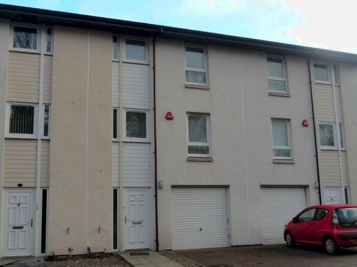 5 Bedroom House To Rent In Friary Gardens, DD2