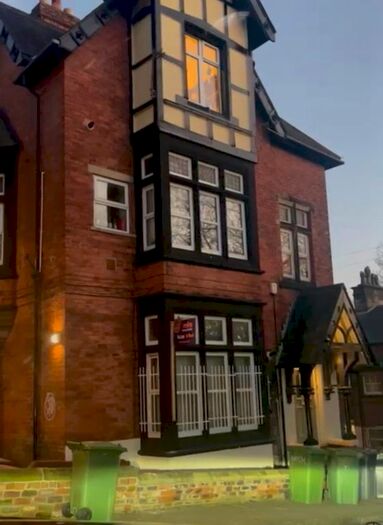 11 Bedroom Flat To Rent In Grosvenor Road, Leeds, West Yorkshire LS6