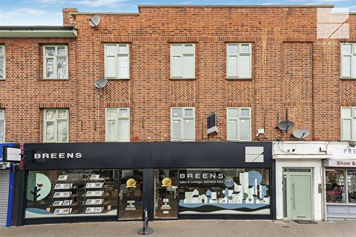 2 Bedroom Maisonette For Sale In Broadway Parade, Highams Park, E4