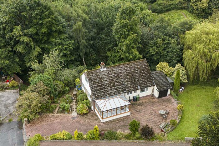 3 Bedroom Detached Bungalow For Sale In Alwen Avenue, Huddersfield, HD2