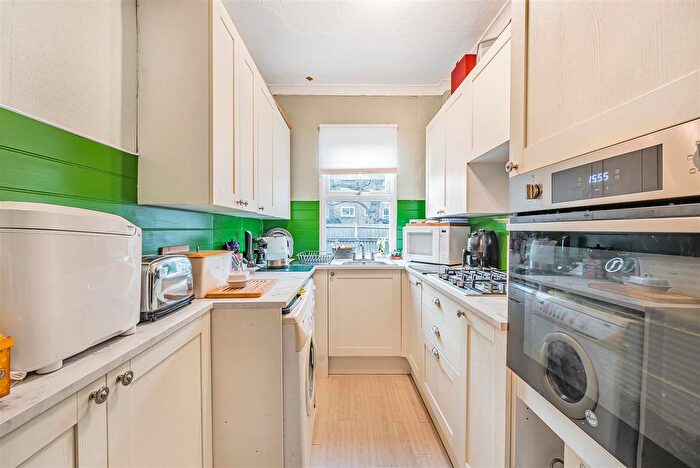 2 Bedroom Flat For Sale In Stanley Road, Carshalton, SM5