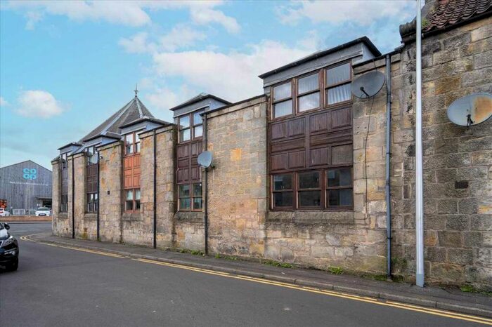 3 Bedroom Terraced House To Rent In Chapel Street, FK10