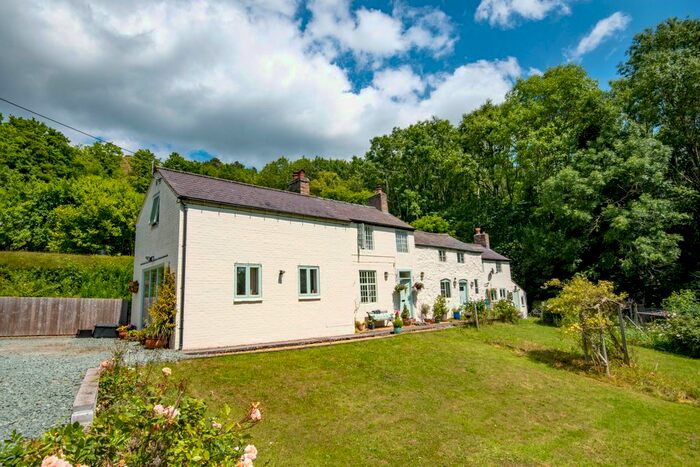 4 Bedroom Detached House For Sale In Llanymynech, SY22