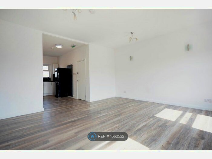 Studio To Rent In Lower Addiscombe Road, Croydon, CR0