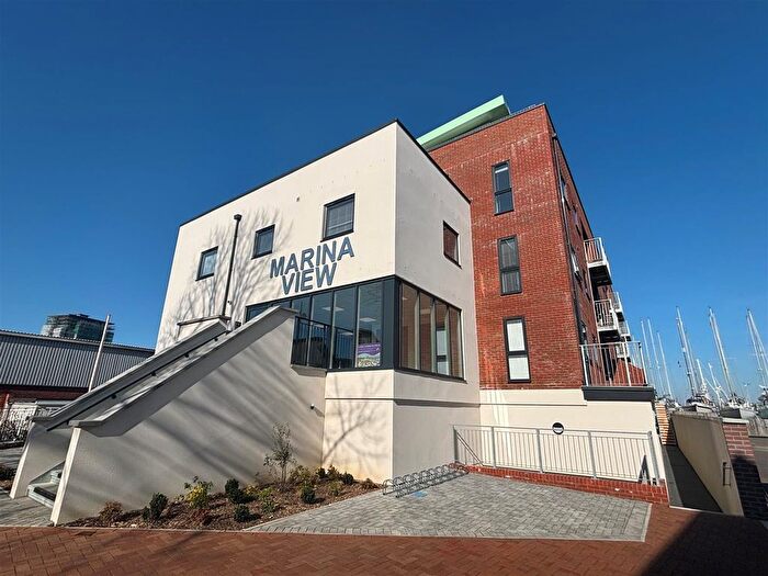 2 Bedroom Flat To Rent In Mumby Road, Gosport, PO12