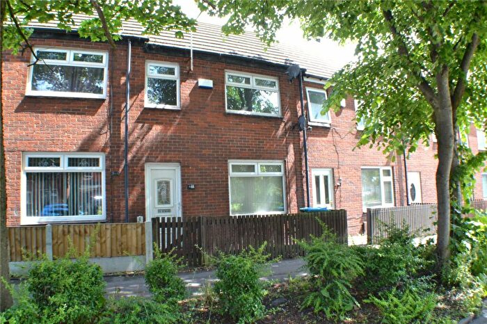 3 Bedroom Town House To Rent In Wood Street, Middleton, Manchester, Greater Manchester, M24