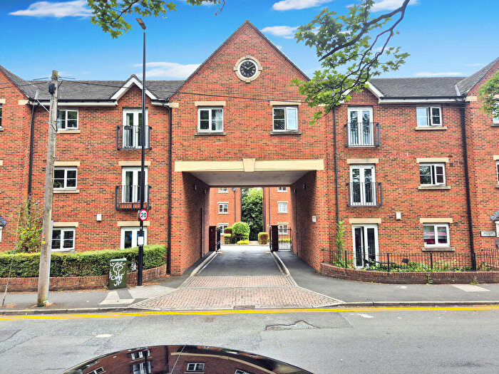2 Bedroom Flat To Rent In Abbots Mews, Burley, Leeds, LS4