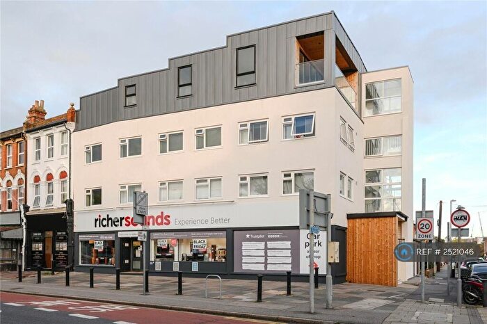 1 Bedroom Flat To Rent In James House, Kingston Upon Thames, KT2