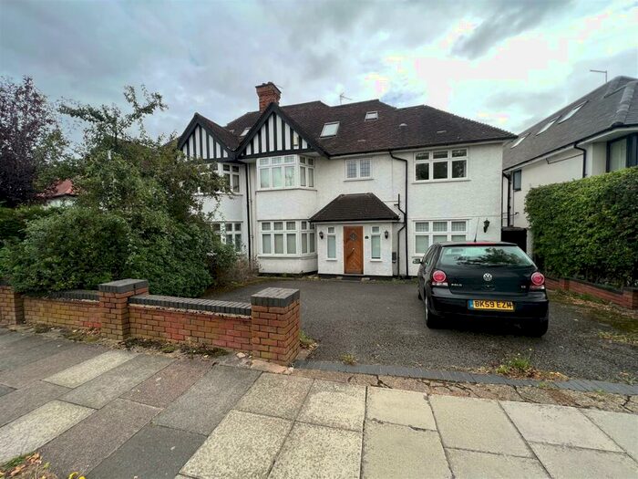 5 Bedroom Detached House To Rent In Parkside, Mill Hill, London, NW7