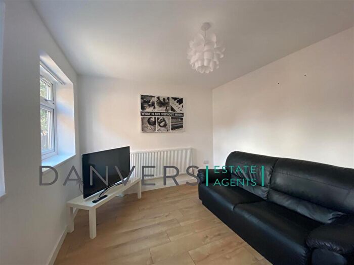 2 Bedroom Detached House To Rent In Westcotes Drive, Leicester, LE3