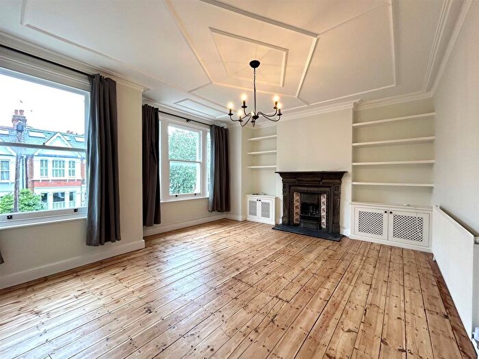 2 Bedroom Flat To Rent In Maldon Road, Acton, W3