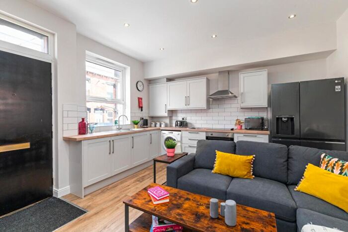 4 Bedroom House To Rent In Autumn Avenue, Leeds, LS6