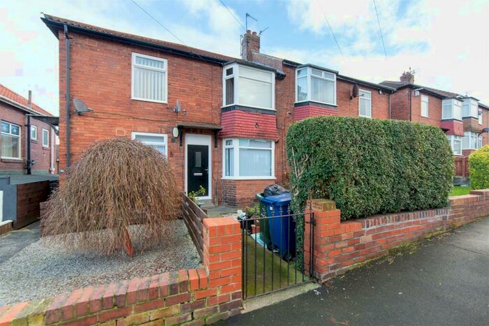 2 Bedroom Flat To Rent In Silverhill Drive, West Denton, NE5