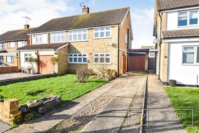 3 Bedroom Semi-Detached House For Sale In Moreland Avenue, Benfleet, SS7