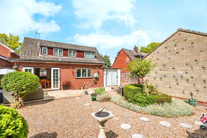 4 Bedroom Detached House For Sale In Meadow Close, Moulsford, Wallingford, OX10