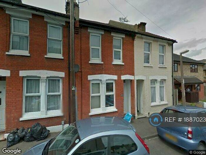 3 Bedroom End Of Terrace House To Rent In Church Street, Rochester, ME1