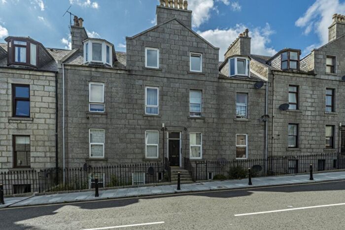 2 Bedroom Flat For Sale In Crown Street, Aberdeen, AB11