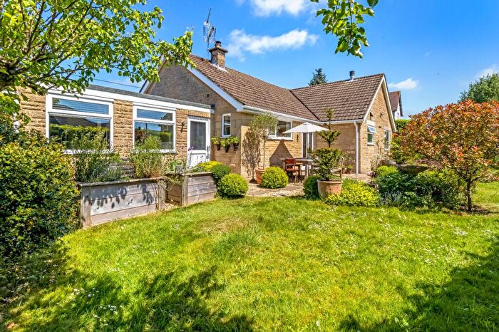 3 Bedroom Bungalow For Sale In Cirencester Road, Minchinhampton, Stroud, Gloucestershire, GL6