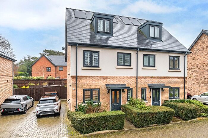 3 Bedroom Semi Detached House For Sale In Johnstone Close, Bracknell, Berkshire, RG12