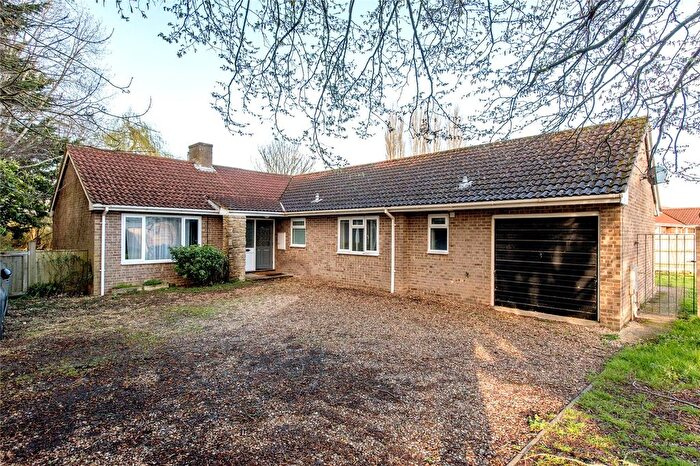 3 Bedroom Bungalow For Sale In Wellington Road, Taunton, Somerset, TA1