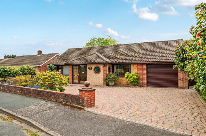 3 Bedroom Bungalow For Sale In Solent Way, Gosport, Hampshire, PO12