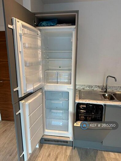 1 Bedroom Flat To Rent In Chapel Street, Salford, M3