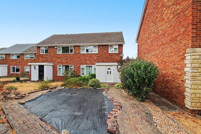 4 Bedroom Property For Sale In Heathwood Walk, Bexley, DA5