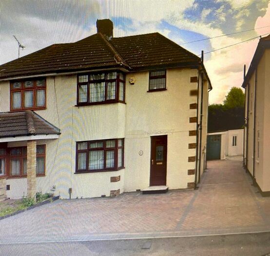 3 Bedroom Semi-Detached House To Rent In Laburnum Walk, Hornchurch, RM12
