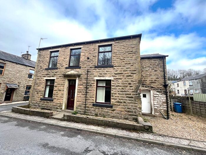 2 Bedroom End Of Terrace House To Rent In Railway Street, Bacup, OL13