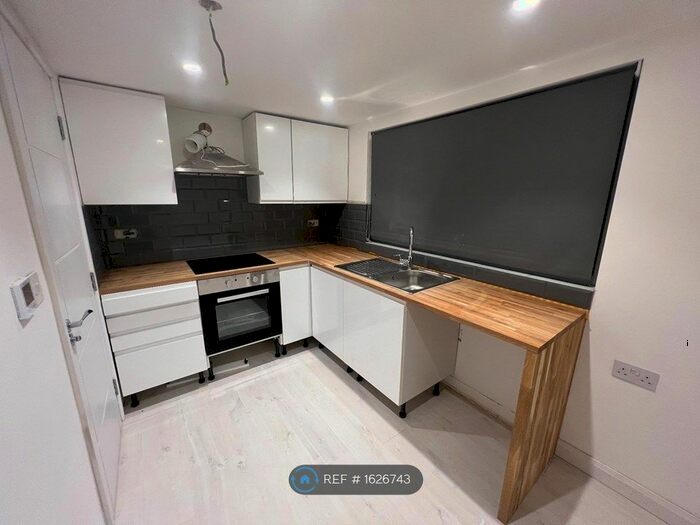 2 Bedroom Flat To Rent In Canons Gate, Harlow, CM20