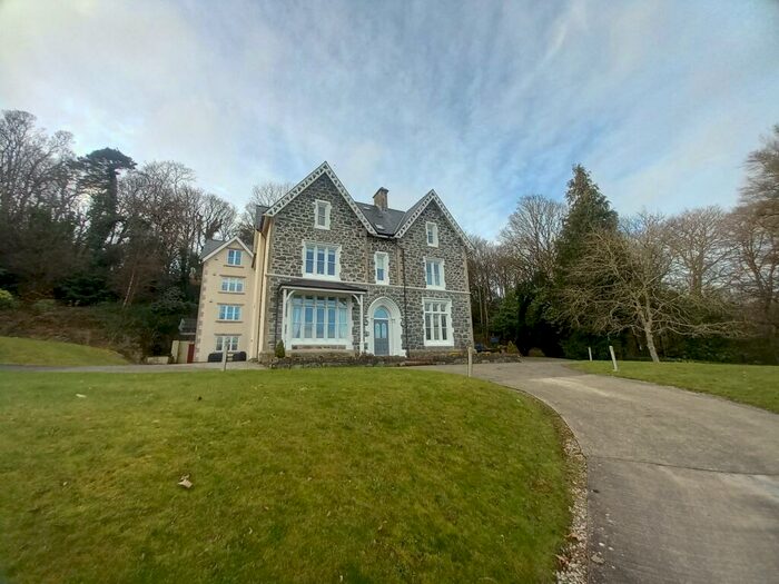 3 Bedroom Apartment To Rent In The Moorings, Menai Bridge, LL59