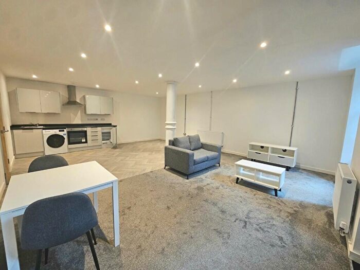 1 Bedroom Apartment To Rent In Duke Street, Bradford, West Yorkshire, BD1