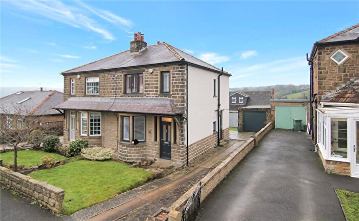 3 Bedroom Semi-Detached House For Sale In Breakmoor Avenue, Silsden, BD20