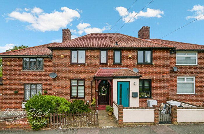 2 Bedroom Terraced House For Sale In Prestbury Square, London, SE9