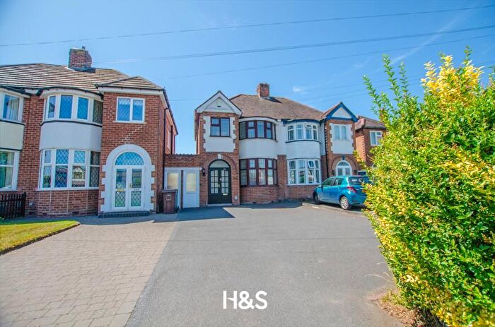 3 Bedroom Semi-Detached House To Rent In Old Lode Lane, Solihull, B92