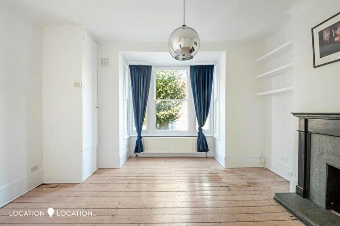 1 Bedroom Flat To Rent In Dunsmure Road, London, N16