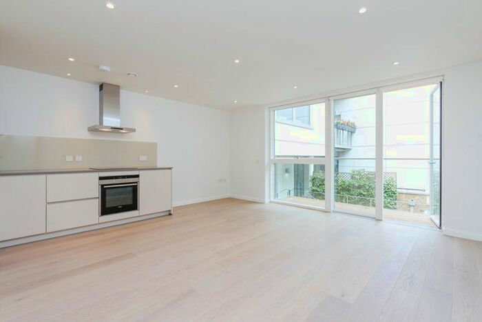 1 Bedroom Flat To Rent In Fouberts Place, London, W1F