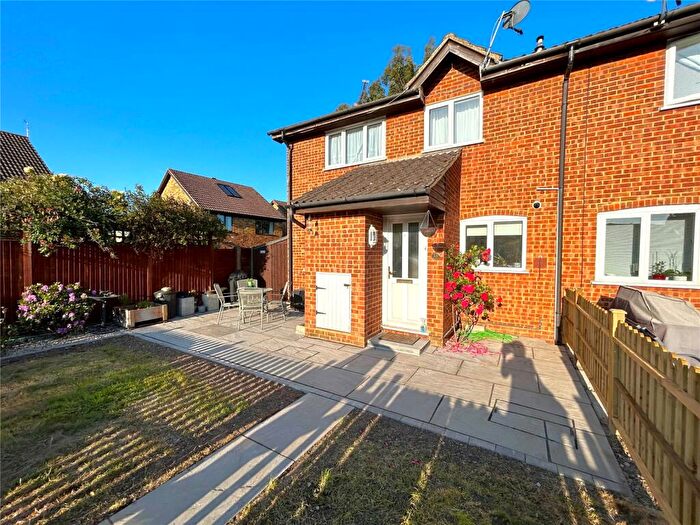 2 Bedroom End Of Terrace House To Rent In Woodger Close, Merrow Park, Guildford, Surrey, GU4