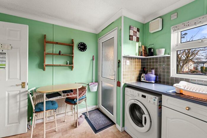 2 Bedroom Park Home For Sale In Oaklands Park, Woodhall Spa, LN10