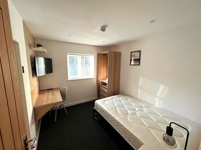 1 Bedroom Flat To Rent In Latimer Road, Exeter, EX4