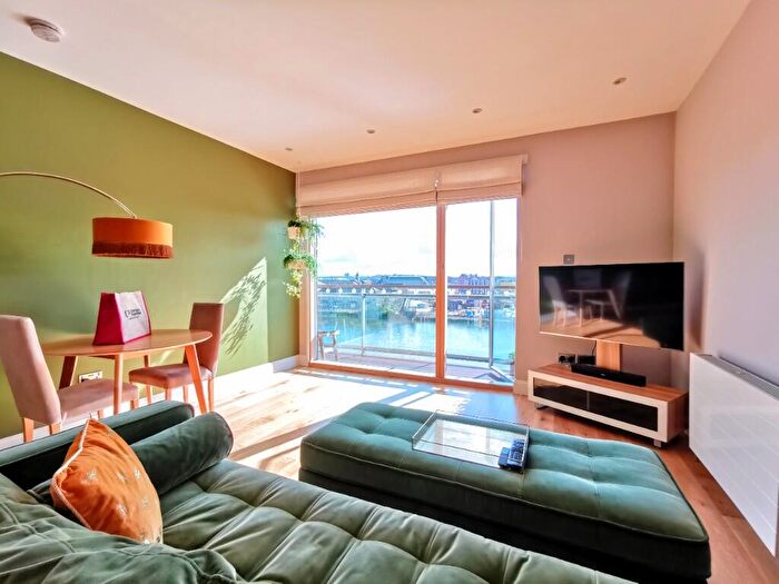 1 Bedroom Flat To Rent In Meadowside Quay Walk, West End, Glasgow, G11